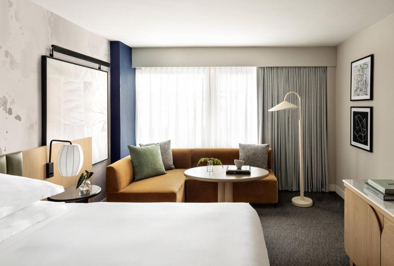 Kimpton Theta New York - Times Square By Ihg Hotel ภายนอก รูปภาพ A guest room at the West Hollywood hotel