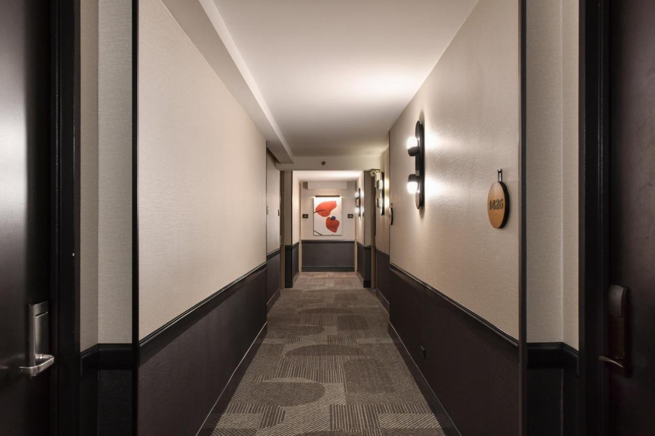 Kimpton Theta New York - Times Square By Ihg Hotel ภายนอก รูปภาพ A typical corridor