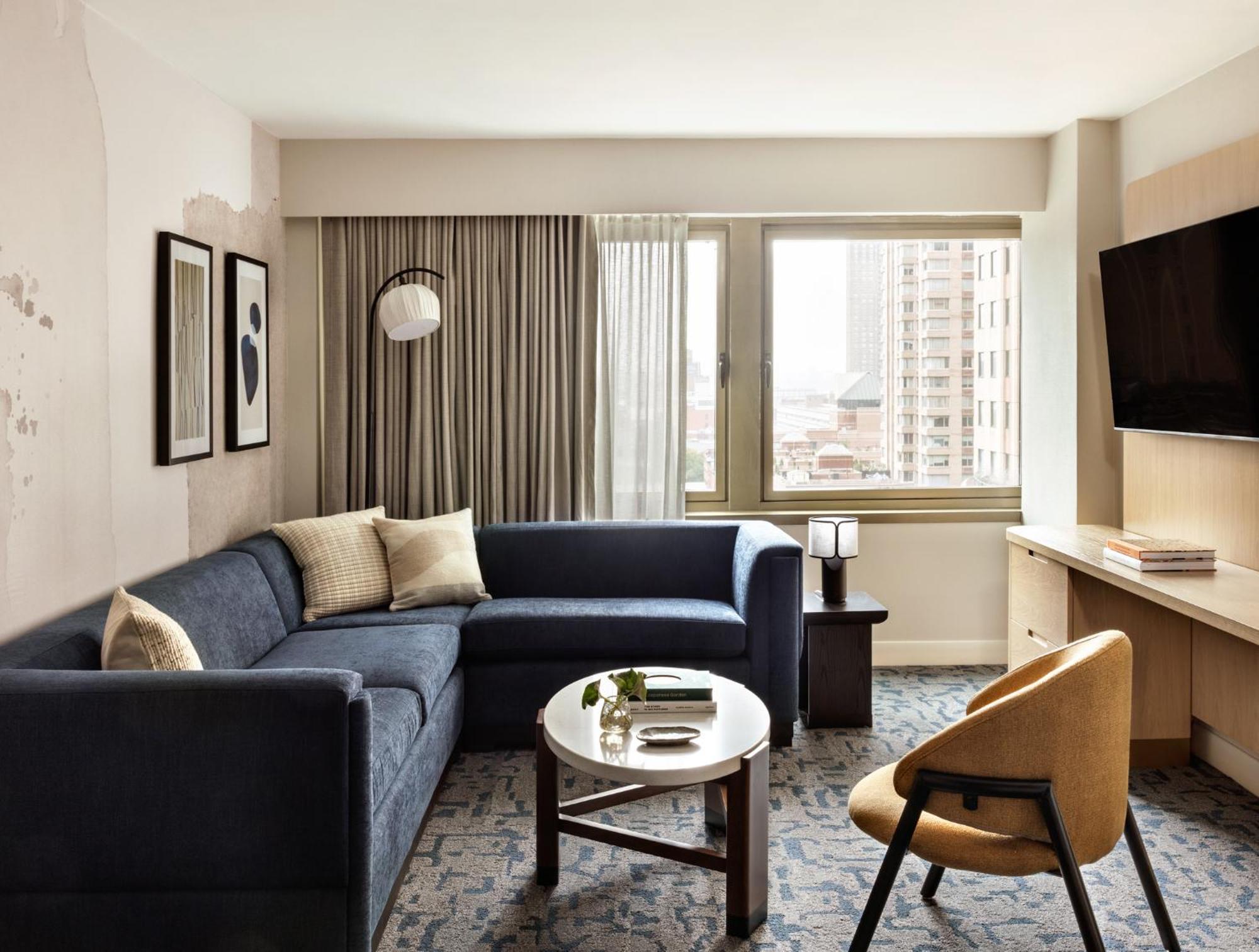 Kimpton Theta New York - Times Square By Ihg Hotel ภายนอก รูปภาพ A living room at the hotel