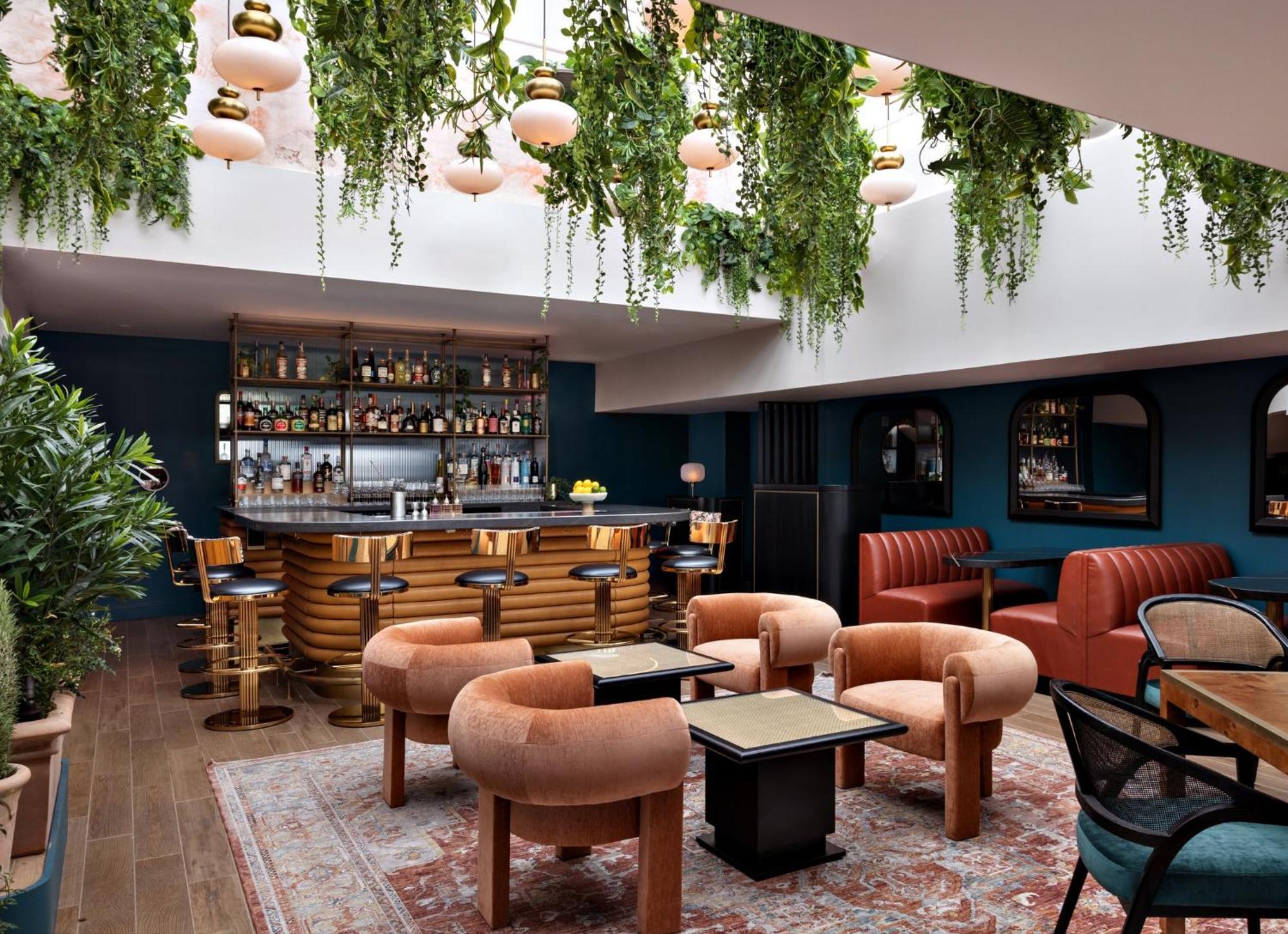 Kimpton Theta New York - Times Square By Ihg Hotel ภายนอก รูปภาพ The interior of the bar