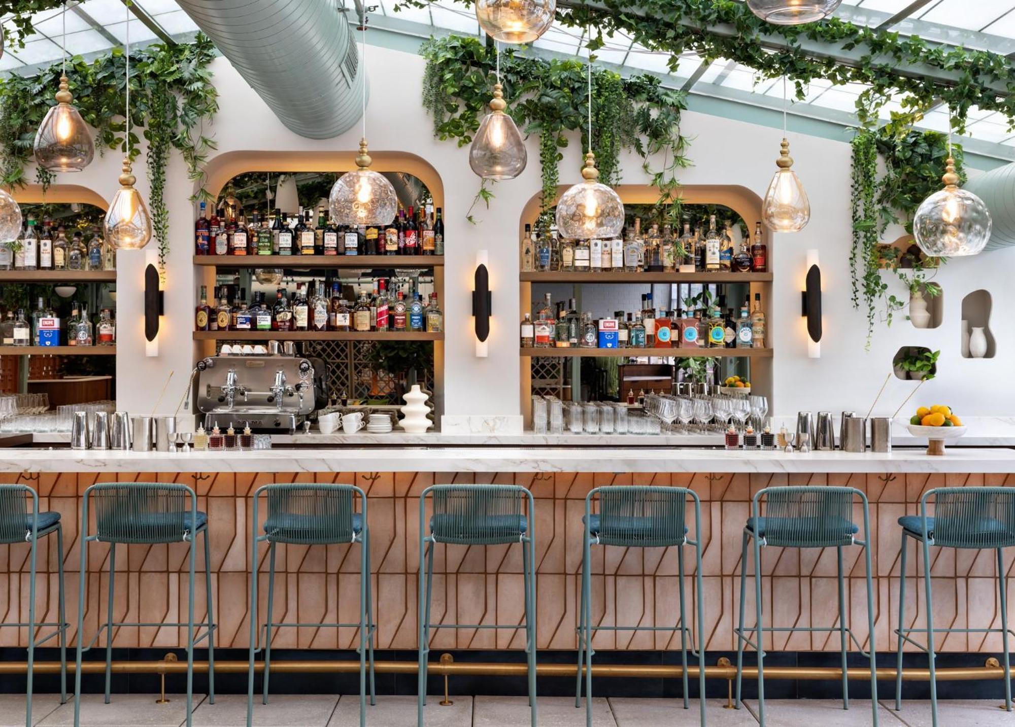 Kimpton Theta New York - Times Square By Ihg Hotel ภายนอก รูปภาพ The bar at the restaurant